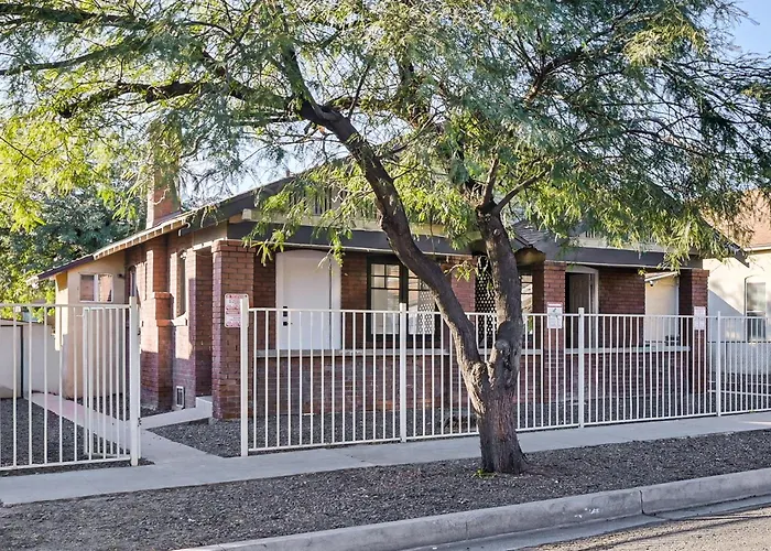 Сasa de vacaciones Walkable Haven 1 Mi To Dtwn & Chase Field!